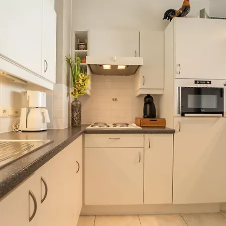 Garden T20 - 105 Parking & Pool By Interhome *